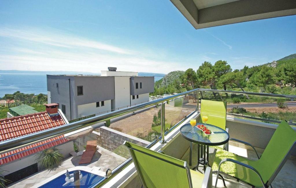 Villa Em Makarska Exterior photo