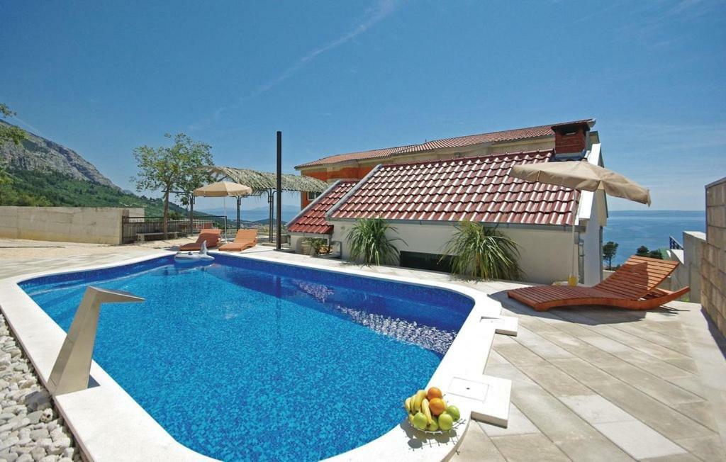 Villa Em Makarska Exterior photo